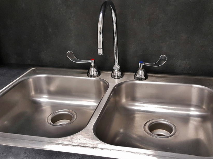 In which industries is stainless steel commonly used?