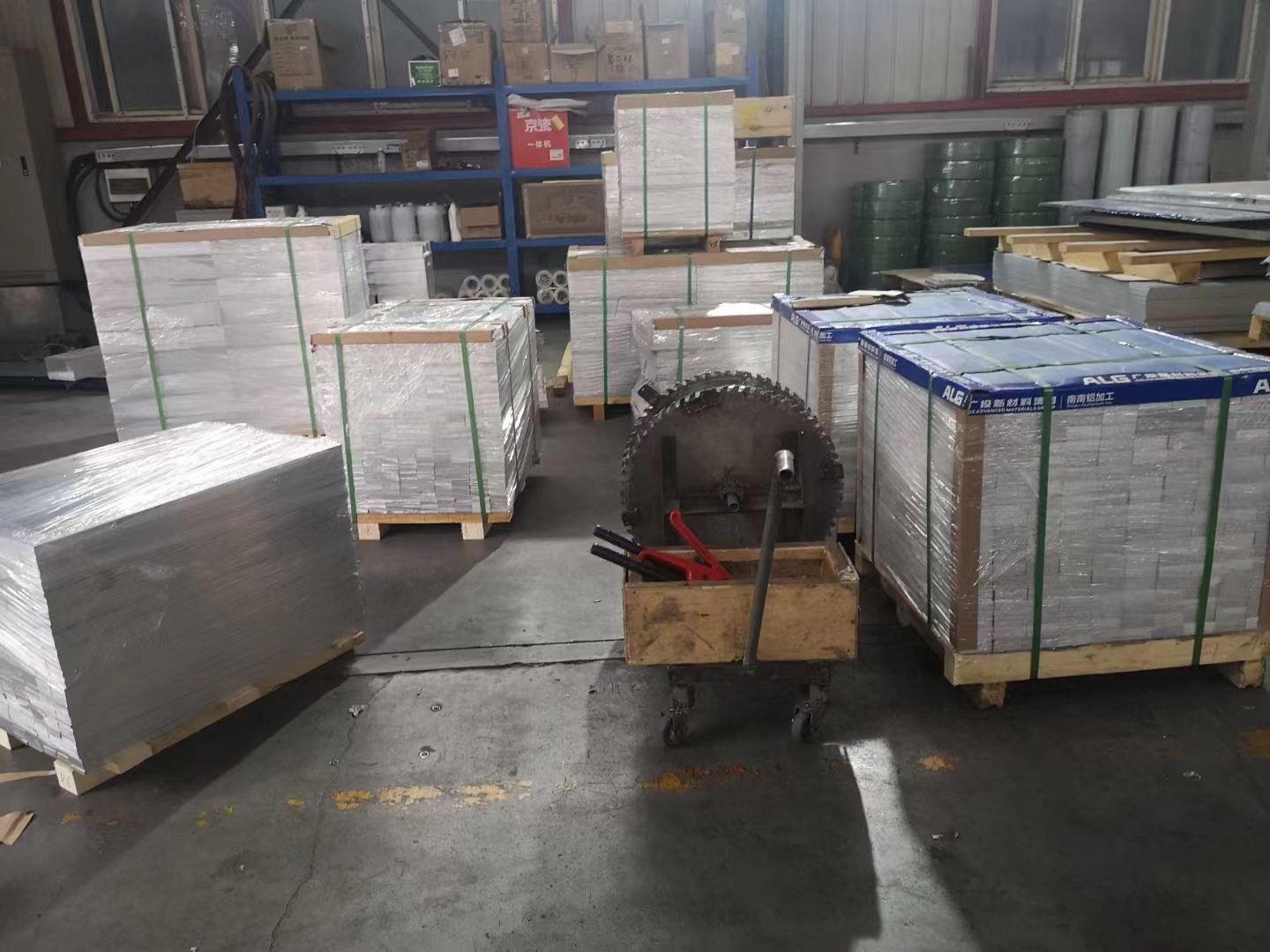 What is aluminum used for?